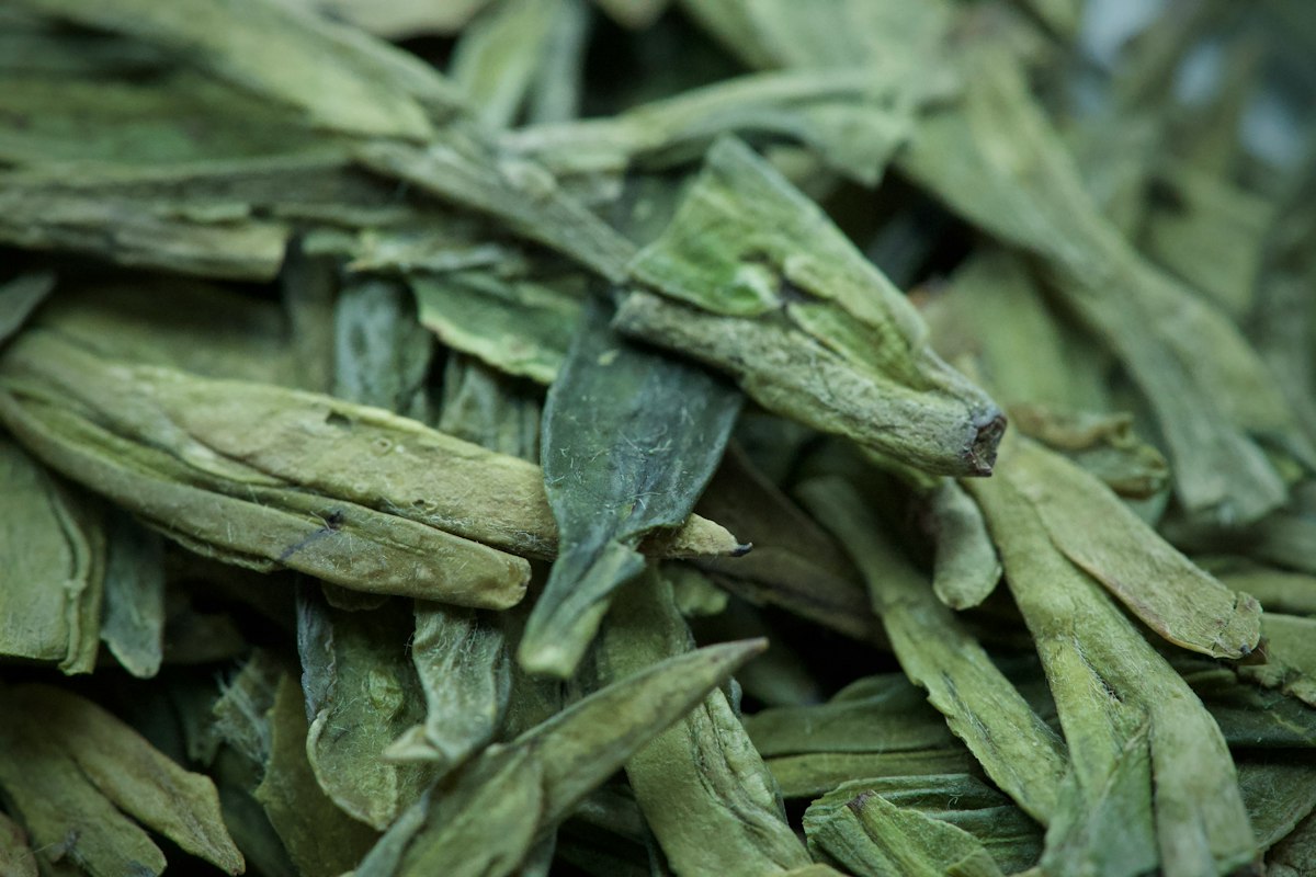 Green tea leaves